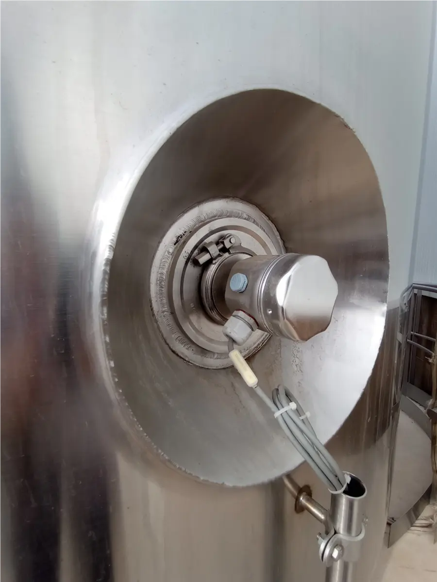 deposito-aseptico-con-doble-fondo-de-18-000-l-bio-inox-inox