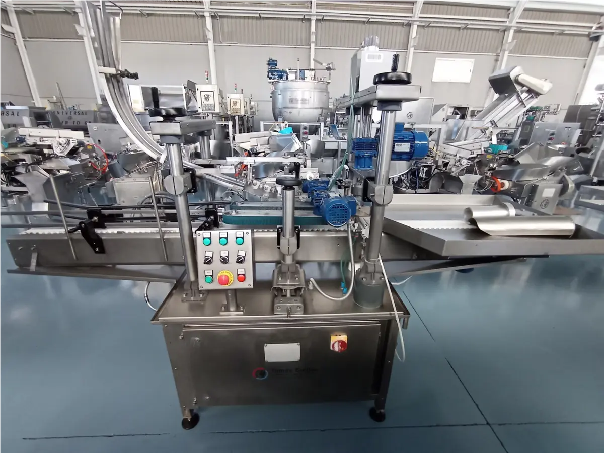 capsuleuse-automatique-de-bocaux-en-inox