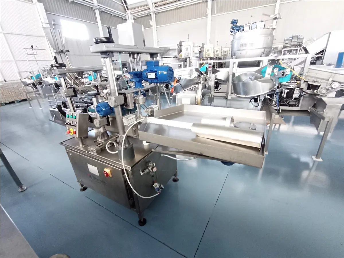 capsuleuse-automatique-de-bocaux-en-inox