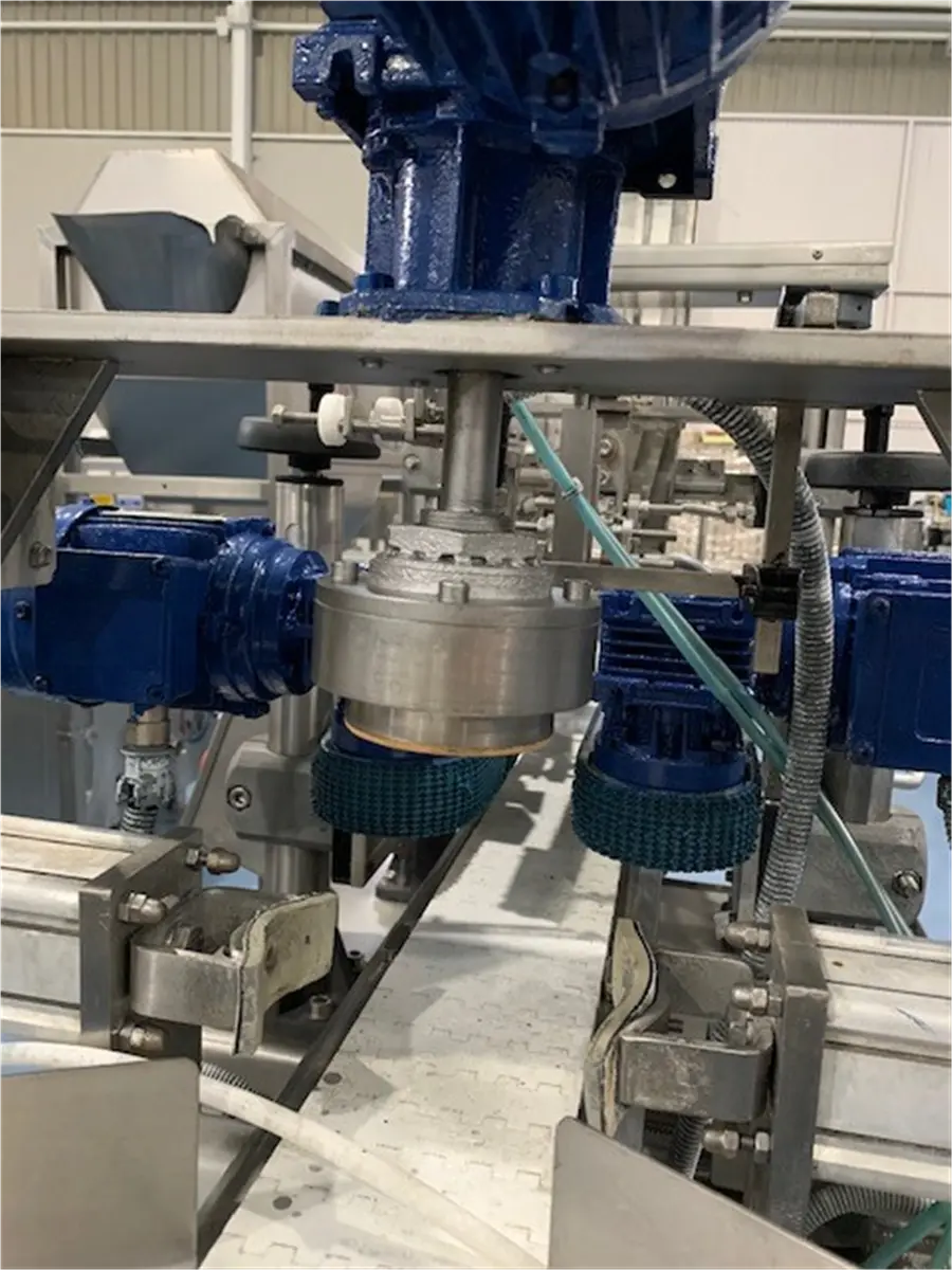 capsuleuse-automatique-de-bocaux-en-inox