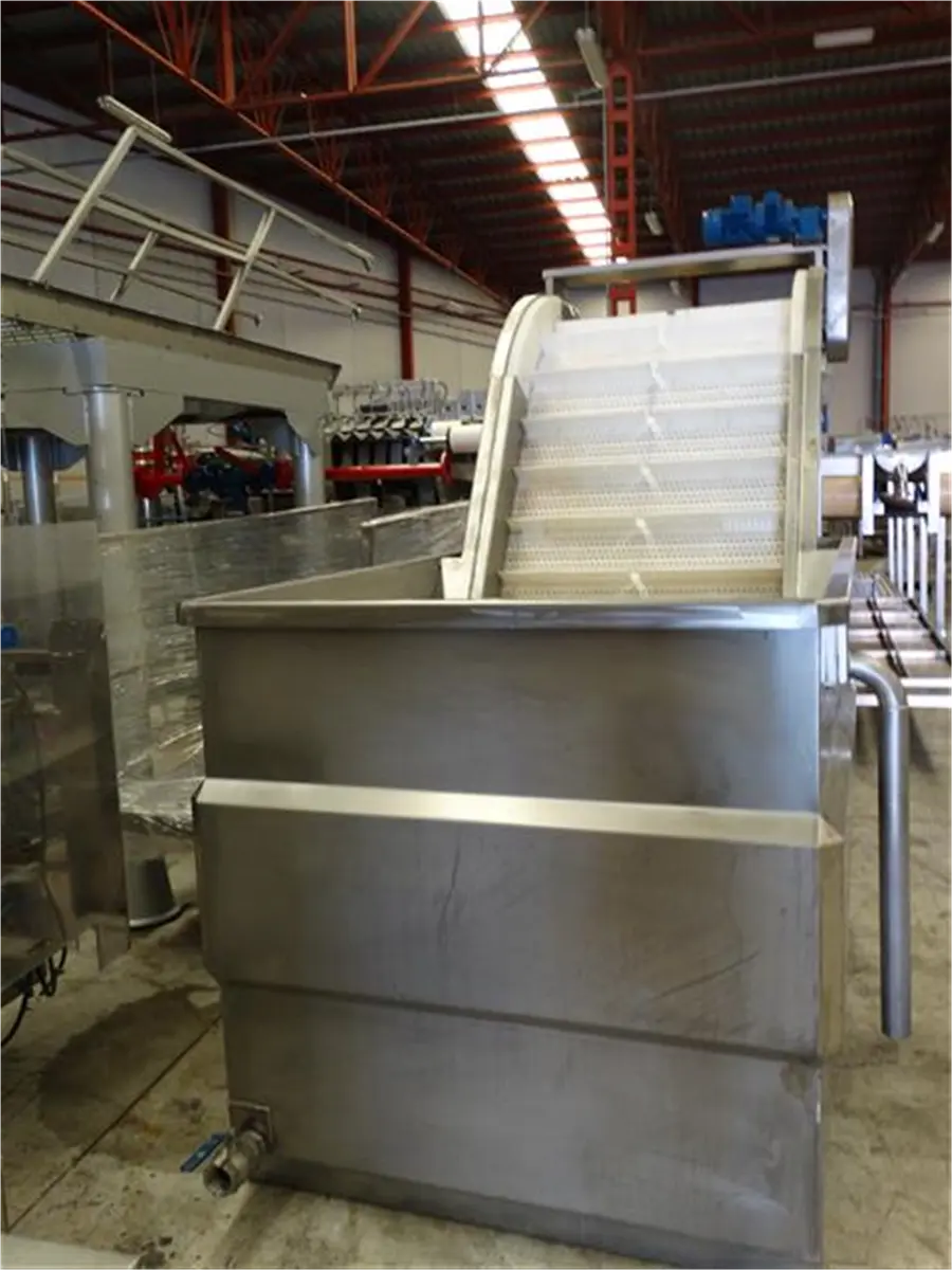 elevador-de-banda-modular-de-cangilones-con-balsa-en-acero-inox